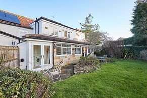 Host Stay Ailsa Cottage