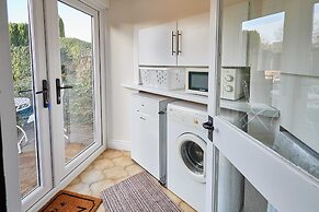 Host Stay Ailsa Cottage