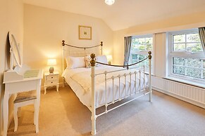 Host Stay Ailsa Cottage