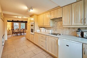 Host Stay Ailsa Cottage