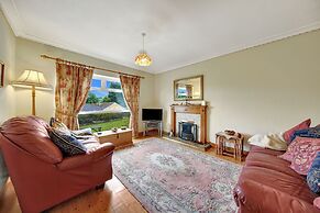 Host Stay Avoca Cottage