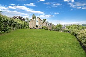 Host Stay Avoca Cottage