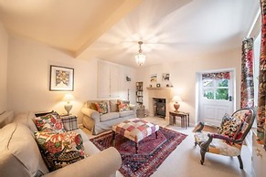 Host Stay White House