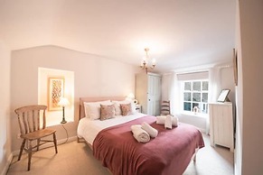 Host Stay White House