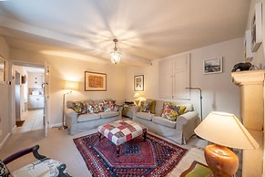 Host Stay White House