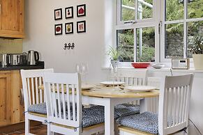 Host Stay Westbury Cottage