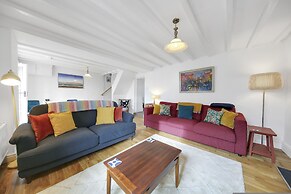 Host Stay Westbury Cottage