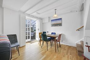 Host Stay Westbury Cottage