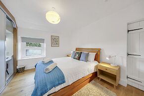 Host Stay Westbury Cottage