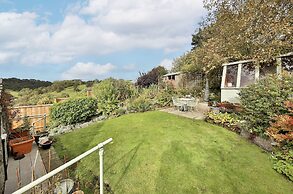 Host Stay Westbury Cottage