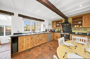 Host Stay Westbury Cottage