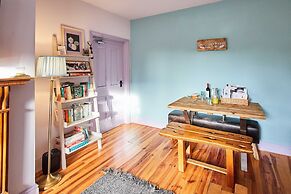 Host Stay Lilac Cottage