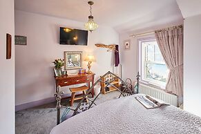 Host Stay Lilac Cottage