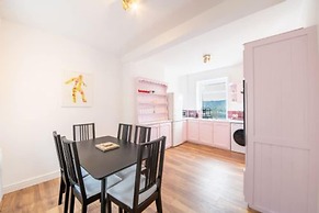 Host Stay Corner Cottage