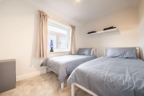 Host Stay Corner Cottage