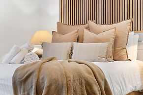 Host Stay Rock Mill 8