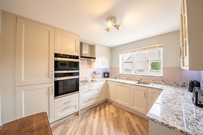 Host Stay Sparrow Cottage