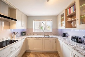 Host Stay Sparrow Cottage