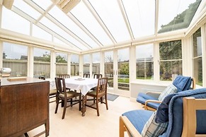 Host Stay Sparrow Cottage