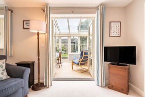 Host Stay Sparrow Cottage