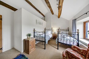 Host Stay Lakeview Cottage - Upper Hulme