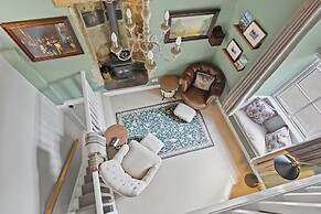 Host Stay Foxglove Cottage