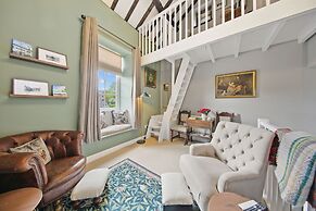 Host Stay Foxglove Cottage