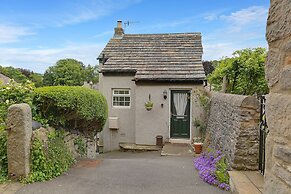 Host Stay Foxglove Cottage