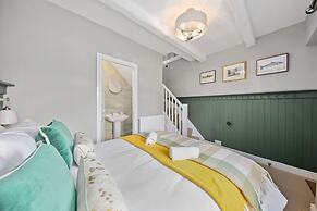 Host Stay Foxglove Cottage