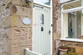 Host Stay Chimney Pots Cottage