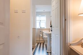 Host Stay Chimney Pots Cottage