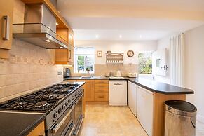 Host Stay Chimney Pots Cottage