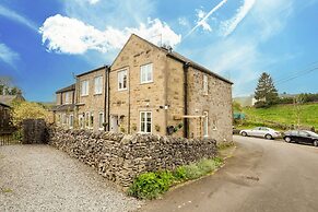 Host Stay Chimney Pots Cottage