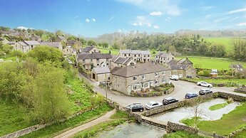 Host Stay Chimney Pots Cottage