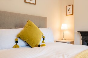 Host Stay Chimney Pots Cottage