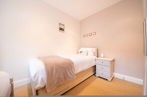 Host Stay Chimney Pots Cottage