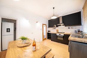 Host Stay Poppy s Cottage