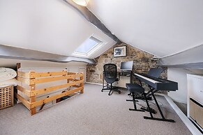 Host Stay Batemill Cottage