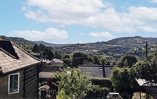 Host Stay Charnwood Cottage