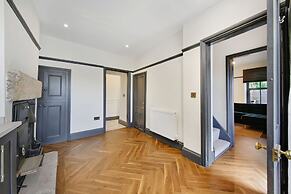 Host Stay Charnwood Cottage