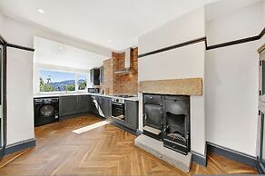 Host Stay Charnwood Cottage