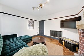 Host Stay Charnwood Cottage