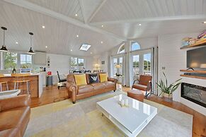 Host Stay Mahonia Lodge