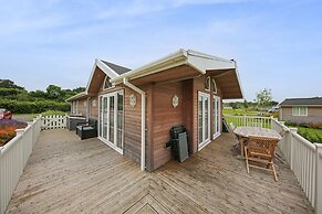 Host Stay Mahonia Lodge