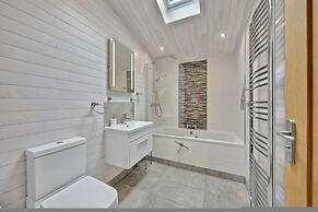 Host Stay Mahonia Lodge