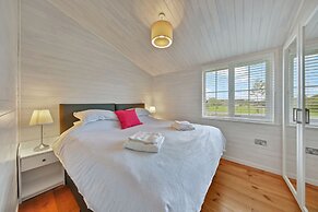 Host Stay Mahonia Lodge