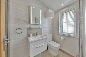 Host Stay Mahonia Lodge