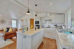 Host Stay Mahonia Lodge