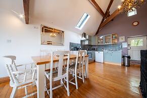 Host Stay Robin s Nest