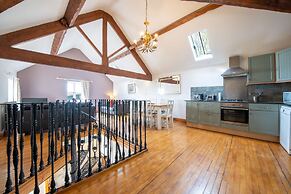 Host Stay Robin s Nest